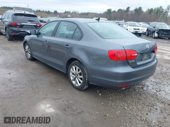 2011 Volkswagen Jetta SE with VIN 3VWDZ7AJ5BM377346, listed as a IAAI auction lot 41967856 with 139,475 mi miles and . Bid and sale history available at DreamBid. Image 3.