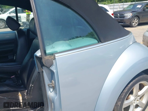 2010 Volkswagen Beetle Final Edition with VIN 3VWRW3AL2AM006913, listed as a IAAI auction lot 42745669 with 135,892 mi miles and . Bid and sale history available at DreamBid. Image 8.