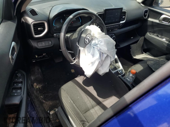 2023 Hyundai Venue Limited with VIN KMHRC8A35PU243601, listed as a Copart auction lot 55655755 with 21,571 mi miles and Clean Title. Bid and sale history available at DreamBid. Image 8.
