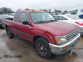 1996 Toyota T100 DX with VIN JT4TN12D2T0025748, listed as a IAAI auction lot 41513325 with 193,461 mi miles. Bid and sale history available at carsss.com. Image 1.
