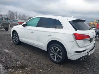 2024 Audi Q5 S line Premium z VIN WA1GAAFY4R2024229, wystawiony jako IAAI lot #40549244 z przebiegiem 7 641 mil mil oraz . Historia ofert i sprzedaży dostępna na DreamBid. Obrazek 3.