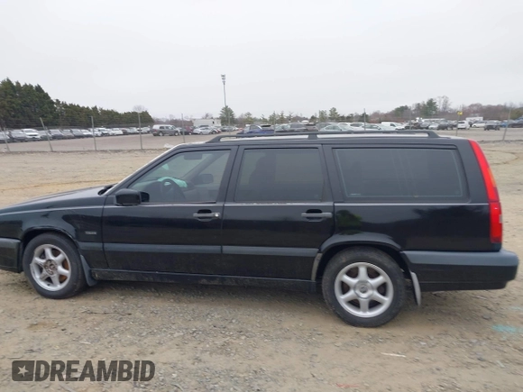 1996 Volvo 850 с VIN YV1LW5549T2173250, выставлен на аукционе IAAI как лот 41773998 с пробегом 224 384 миль миль и . История ставок и продаж доступна на DreamBid. Изображение 14.