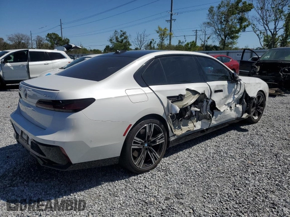 2023 BMW 7 Series 740i z VIN WBA23EH05PCN58157, wystawiony jako Copart lot #49460585 z przebiegiem Nie podano mil oraz Szkoda całkowita • Salvage title. Historia ofert i sprzedaży dostępna na DreamBid. Obrazek 3.