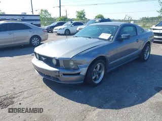 2006 Ford Mustang Standard with VIN 1ZVFT80N565132949, listed as a IAAI auction lot 41678186 with Not Provided miles. Bid and sale history available at carsss.com. Image 2.