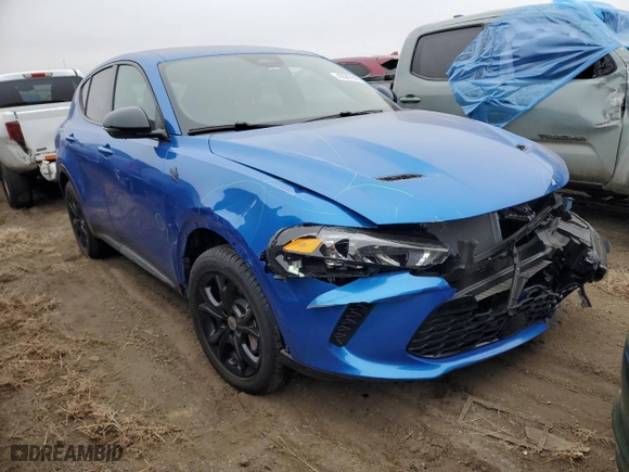 2024 Dodge Hornet R/T with VIN ZACPDFCW7R3A18144, listed as a Copart auction lot 43587945 with 1,120 mi miles and Salvage Title. Bid and sale history available at carsss.com. Image 4.