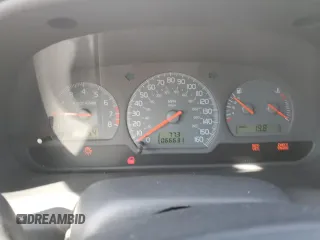 2000 Volvo V40 z VIN YV1VW2552YF568371, wystawiony jako Copart lot #53491375 z przebiegiem 66 631 mil mil oraz Szkody całkowita. Historia ofert i sprzedaży dostępna na DreamBid. Obrazek 9.