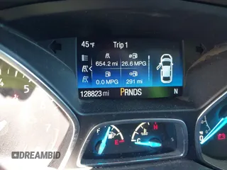 2017 Ford Escape SE with VIN 1FMCU0GDXHUB27848, listed as a IAAI auction lot 42047589 with 128,823 mi miles. Bid and sale history available at carsss.com. Image 7.