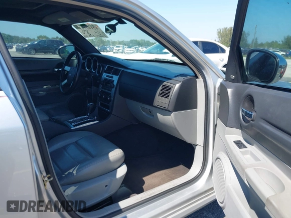 2006 Dodge Magnum R/T z VIN 2D4GV57256H374048, wystawiony jako IAAI lot #42142711 z przebiegiem 173 817 mil mil oraz . Historia ofert i sprzedaży dostępna na DreamBid. Obrazek 5.