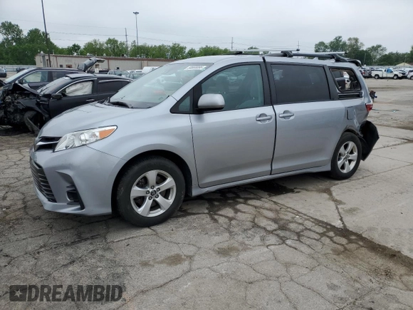 2018 Toyota Sienna LE Auto Access Seat with VIN 5TDKZ3DC8JS901748, listed as a Copart auction lot 58890095 with 99,162 mi miles and Salvage title. Bid and sale history available at DreamBid. Image 1.