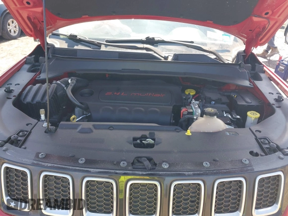 2018 Jeep Compass Altitude with VIN 3C4NJDBBXJT101043, listed as a IAAI auction lot 41937293 with 80,439 mi miles and . Bid and sale history available at carsss.com. Image 10.