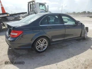 2013 Mercedes-Benz C 300 Sport z VIN WDDGF8AB0DR287004, wystawiony jako Copart lot #63068595 z przebiegiem 51 276 mil mil oraz Szkoda całkowita • Salvage title. Historia ofert i sprzedaży dostępna na DreamBid. Obrazek 3.