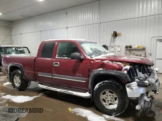 2004 Chevrolet Silverado 1500 with VIN 1GCEK19TX4E296043, listed as a Copart auction lot 44721875 with 121,668 mi miles and Salvage Title. Bid and sale history available at DreamBid. Image 4.