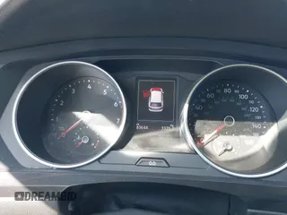 2018 Volkswagen Tiguan SEL z VIN 3VV3B7AXXJM205725, wystawiony jako IAAI lot #42285557 z przebiegiem 83 644 mil mil oraz . Historia ofert i sprzedaży dostępna na DreamBid. Obrazek 7.