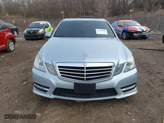 2013 Mercedes-Benz E-Class E 350 Luxury with VIN WDDHF8JB5DA678944, listed as a IAAI auction lot 41208242 with 101,834 mi miles. Bid and sale history available at carsss.com. Image 12.