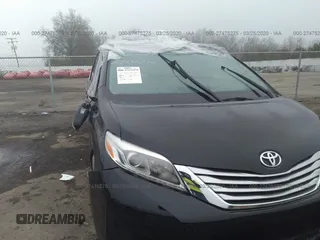 2015 Toyota Sienna XLE with VIN 5TDYK3DC2FS569246, listed as a IAAI auction lot 27475275 with 49,089 mi miles. Bid and sale history available at carsss.com. Image 6.