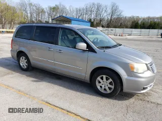2013 Chrysler Town & Country Touring with VIN 2C4RC1BG3DR657921, listed as a Copart auction lot 51844585 with 209,722 mi miles and Salvage Title. Bid and sale history available at carsss.com. Image 4.