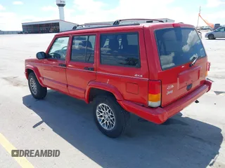 1997 Jeep Cherokee Country with VIN 1J4FJ78SXVL568925, listed as a IAAI auction lot 42254459 with Not provided miles and . Bid and sale history available at DreamBid. Image 3.