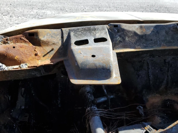 1997 Dodge 1500 z VIN 3B7HF13Z2VG808936, wystawiony jako Copart lot #42516685 z przebiegiem Nie podano mil oraz Nie do naprawy • Non repairable. Historia ofert i sprzedaży dostępna na DreamBid. Obrazek 9.