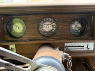 1972 Oldsmobile Cutlass z VIN 3F87H2G149401, wystawiony jako Copart lot #58824075 z przebiegiem 19 878 mil mil oraz Tytuł czysty. Historia ofert i sprzedaży dostępna na DreamBid. Obrazek 6.