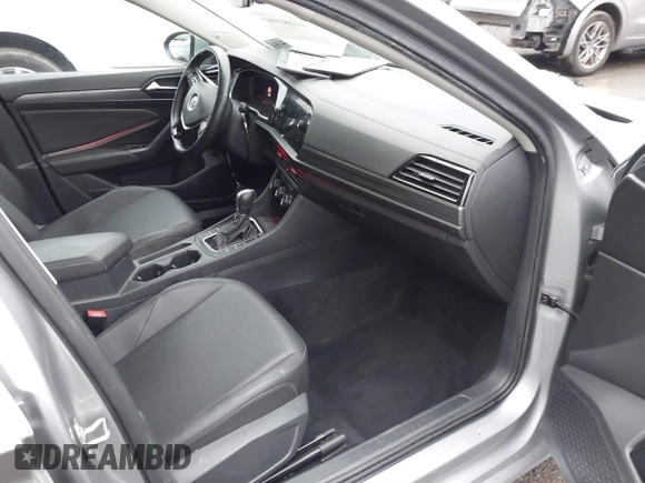 2019 Volkswagen Jetta SEL with VIN 3VWEB7BUXKM199094, listed as a IAAI auction lot 41083949 with 38,083 mi miles and . Bid and sale history available at DreamBid. Image 5.