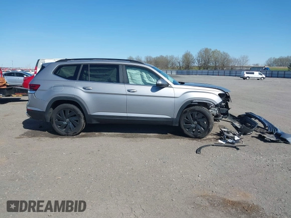 2024 Volkswagen Atlas SE with VIN 1V2KR2CAXRC524586, listed as a IAAI auction lot 41266446 with 15,417 mi miles and . Bid and sale history available at DreamBid. Image 13.