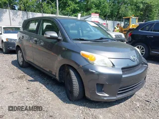 2008 Scion xD z VIN JTKKU10478J023621, wystawiony jako IAAI lot #42496384 z przebiegiem 199 587 mil mil oraz . Historia ofert i sprzedaży dostępna na DreamBid. Obrazek 1.