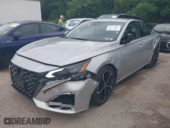 2023 Nissan Altima SR z VIN 1N4BL4CV6PN371181, wystawiony jako IAAI lot #42417091 z przebiegiem 52 700 mil mil oraz . Historia ofert i sprzedaży dostępna na DreamBid. Obrazek 17.