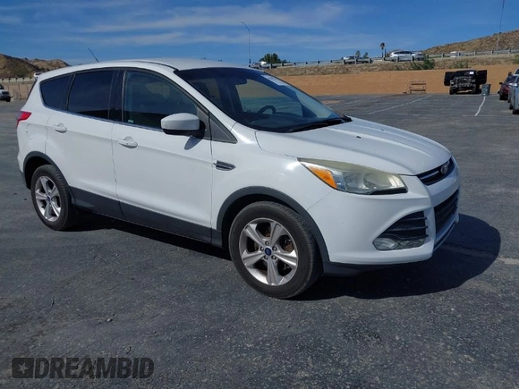 2014 Ford Escape SE with VIN 1FMCU9GX0EUD05633, listed as a IAAI auction lot 41582757 with 103,729 mi miles. Bid and sale history available at carsss.com. Image 1.