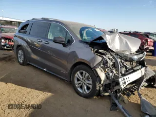 2021 Toyota Sienna XSE with VIN 5TDXSKFC8MS039072, listed as a Copart auction lot 74714394 with 41,670 mi miles and Salvage Title. Bid and sale history available at carsss.com. Image 4.