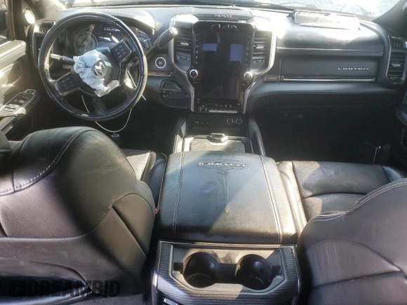 2019 Ram 2500 Limited z VIN 3C6UR5TL5KG540024, wystawiony jako Copart lot #84827294 z przebiegiem Nie podano mil oraz Szkoda całkowita • Salvage title. Historia ofert i sprzedaży dostępna na DreamBid. Obrazek 8.