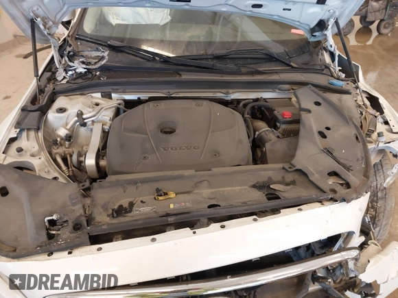 2019 Volvo S90 Momentum with VIN LVY102AK5KP081791, listed as a IAAI auction lot 41632562 with 117,384 mi miles. Bid and sale history available at carsss.com. Image 10.