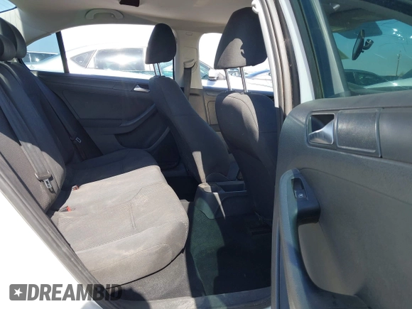 2012 Volkswagen Jetta S z VIN 3VW1K7AJ2CM331367, wystawiony jako IAAI lot #42294252 z przebiegiem 162 373 mil mil oraz . Historia ofert i sprzedaży dostępna na DreamBid. Obrazek 8.