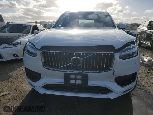 2020 Volvo XC90 Momentum with VIN YV4102PK7L1532199, listed as a Copart auction lot 45492805 with 47,553 mi miles and Salvage Title. Bid and sale history available at carsss.com. Image 5.