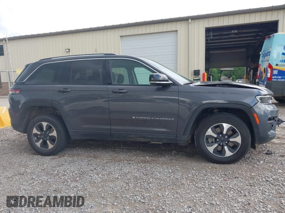 2024 Jeep Grand Cherokee with VIN 1C4RJYB60RC720835, listed as a IAAI auction lot 42608981 with 46,122 mi miles and . Bid and sale history available at DreamBid. Image 13.