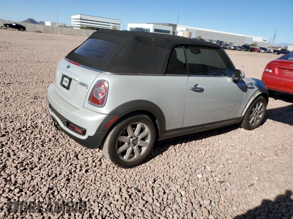 2012 MINI Convertible S z VIN WMWZP3C53CT296188, wystawiony jako Copart lot #88159445 z przebiegiem 110 859 mil mil oraz Szkoda całkowita • Salvage title. Historia ofert i sprzedaży dostępna na DreamBid. Obrazek 3.
