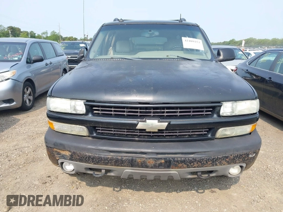 2003 Chevrolet Suburban Z71 with VIN 3GNFK16T23G325753, listed as a IAAI auction lot 42409253 with 247,494 mi miles and . Bid and sale history available at DreamBid. Image 6.