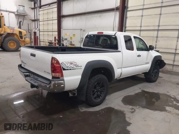 2008 Toyota Tacoma with VIN 5TEUU42N58Z580315, listed as a IAAI auction lot 41059647 with 109,478 mi miles and . Bid and sale history available at carsss.com. Image 4.