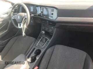 2020 Volkswagen Jetta S z VIN 3VWN57BU5LM101811, wystawiony jako Copart lot #49731165 z przebiegiem 90 634 mil mil oraz Szkoda całkowita • Salvage title. Historia ofert i sprzedaży dostępna na DreamBid. Obrazek 8.