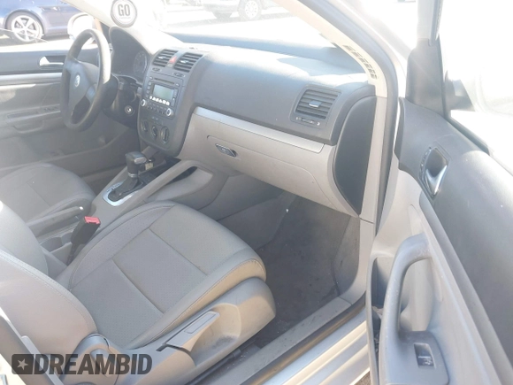 2006 Volkswagen Jetta 2.5L z VIN 3VWRF71K56M703871, wystawiony jako IAAI lot #41667114 z przebiegiem 119 569 mil mil oraz . Historia ofert i sprzedaży dostępna na DreamBid. Obrazek 5.