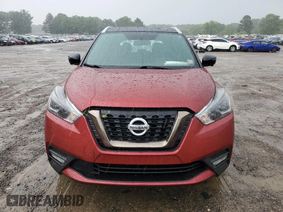 2019 Nissan Kicks SR z VIN 3N1CP5CU5KL569794, wystawiony jako Copart lot #55104055 z przebiegiem 50 184 mil mil oraz Czysty tytuł • Clean title. Historia ofert i sprzedaży dostępna na DreamBid. Obrazek 5.