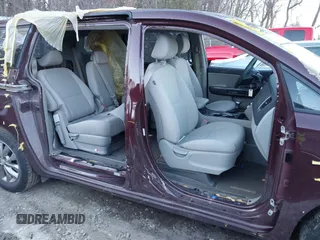 2020 Kia Sedona LX with VIN KNDMB5C18L6617371, listed as a IAAI auction lot 41378524 with 59,092 mi miles. Bid and sale history available at carsss.com. Image 14.