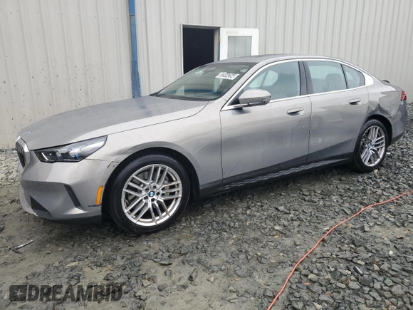 2024 BMW 5 Series 530i xDrive with VIN WBA53FJ03RCR50103, listed as a Copart auction lot 82044264 with 15,686 mi miles and Clean Title. Bid and sale history available at carsss.com. Image 1.