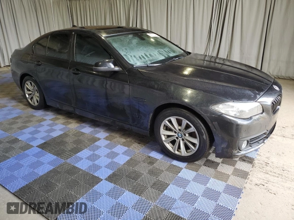 2016 BMW 5 Series 528i z VIN WBA5A5C52GG351496, wystawiony jako Copart lot #60777394 z przebiegiem 80 937 mil mil oraz Czysty tytuł • Clean title. Historia ofert i sprzedaży dostępna na DreamBid. Obrazek 4.