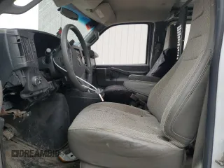 2017 GMC Savana Cargo z VIN 1GTW7AFF5H1143359, wystawiony jako Copart lot #53189835 z przebiegiem 114 245 mil mil oraz Szkoda całkowita • Salvage title. Historia ofert i sprzedaży dostępna na DreamBid. Obrazek 7.