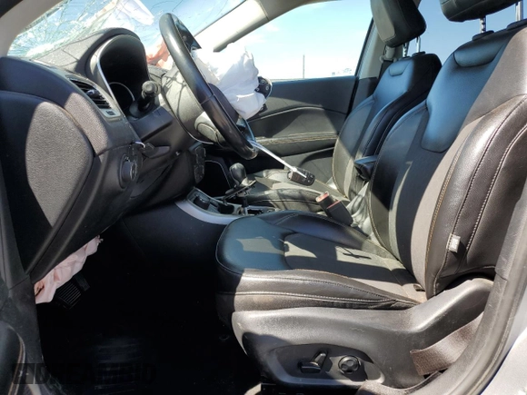 2018 Jeep Compass Latitude с VIN 3C4NJDBB5JT162526, выставлен на аукционе Copart как лот 58765215 с пробегом 63 924 миль миль и Списание • Salvage title. История ставок и продаж доступна на DreamBid. Изображение 7.