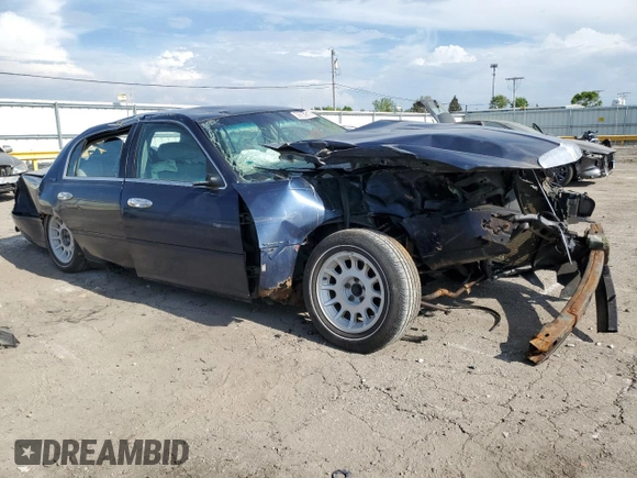 2001 Lincoln Town Car Signature z VIN 1LNHM82W81Y634842, wystawiony jako Copart lot #56839175 z przebiegiem Nie podano mil oraz Szkoda całkowita • Salvage title. Historia ofert i sprzedaży dostępna na DreamBid. Obrazek 4.