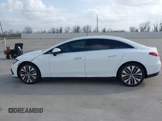 2024 Mercedes-Benz EQE 350+ z VIN W1KEG2BB4RF061041, wystawiony jako IAAI lot #41745876 z przebiegiem 7905 mil mil oraz . Historia ofert i sprzedaży dostępna na DreamBid. Obrazek 14.