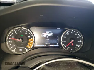 2023 Jeep Renegade Latitude z VIN ZACNJDB12PPP41283, wystawiony jako Copart lot #46307735 z przebiegiem 16 918 mil mil oraz Szkoda całkowita • Salvage title. Historia ofert i sprzedaży dostępna na DreamBid. Obrazek 9.