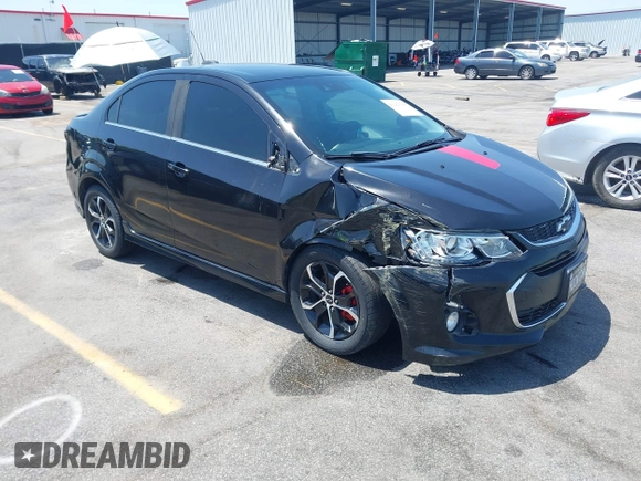 2019 Chevrolet Sonic LT z VIN 1G1JD5SBXK4148018, wystawiony jako IAAI lot #42258275 z przebiegiem 114 348 mil mil oraz . Historia ofert i sprzedaży dostępna na DreamBid. Obrazek 1.