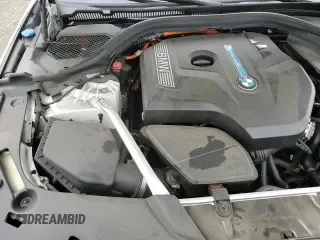 2019 BMW 5 Series 530e with VIN WBAJA9C58KB392873, listed as a Copart auction lot 82330795 with 85,119 mi miles and Salvage title. Bid and sale history available at DreamBid. Image 13.